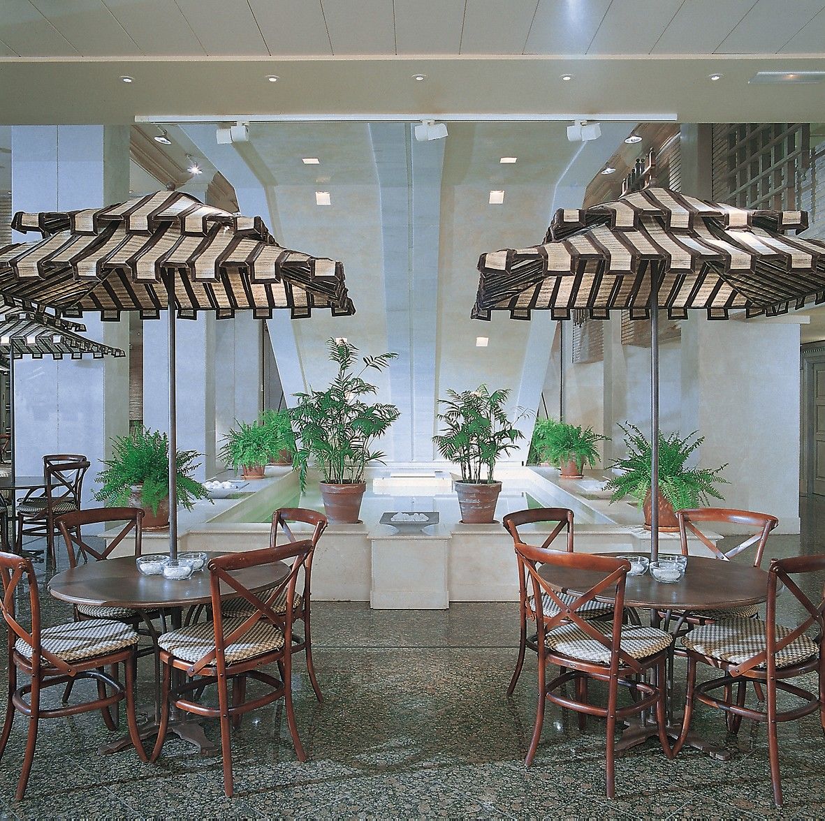 ホテル パラフォックス サラゴサ エクステリア 写真 The interior of the restaurant